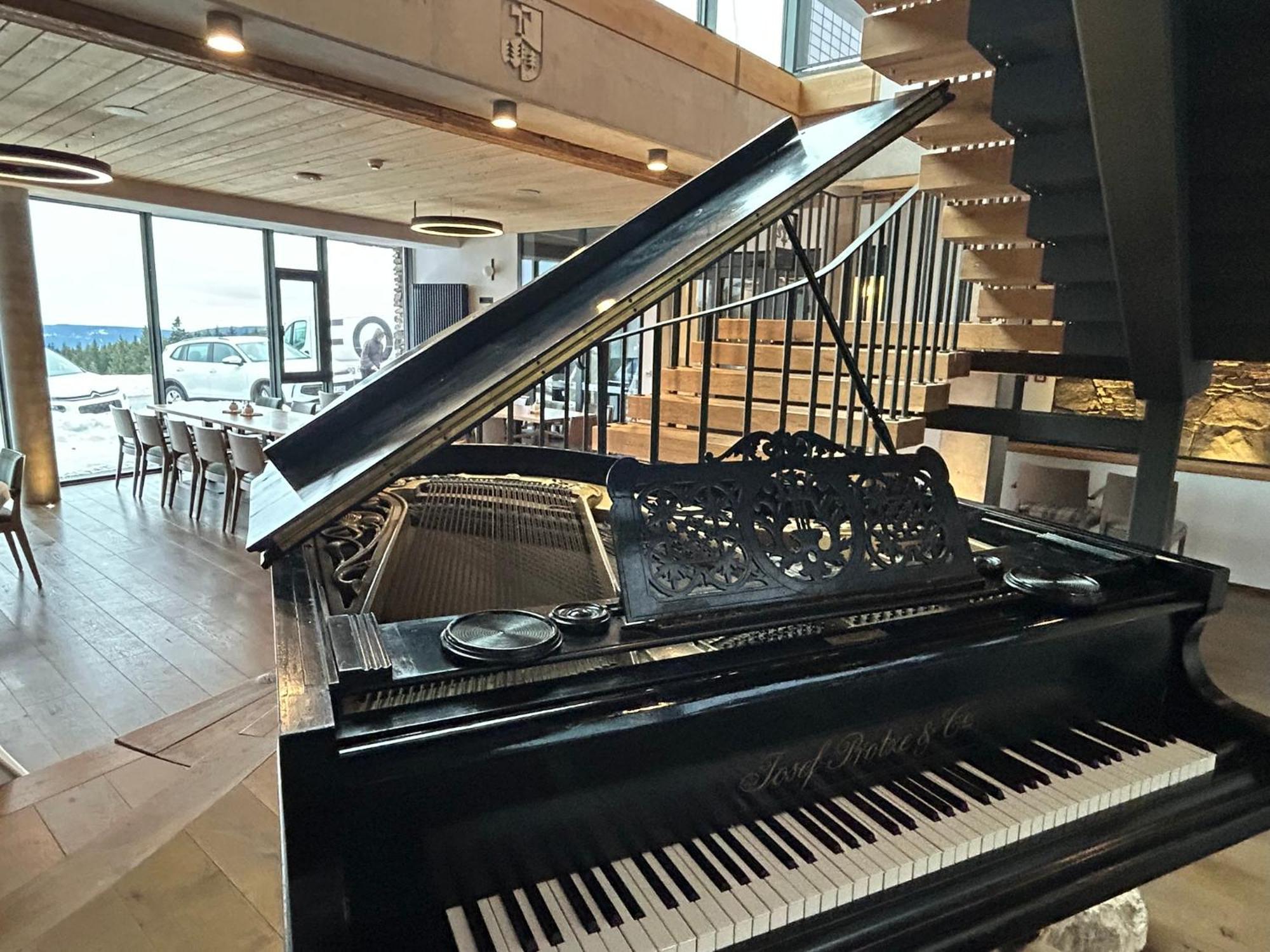 Erlebachova Bouda, Hotel - Resort Svaty Frantisek Špindlerŭv Mlýn Kültér fotó